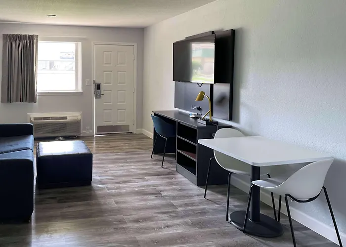 6 Ok Hotel Tulsa